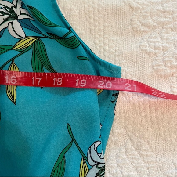 Worthington Blue Pleated Sleeveless Tank Top - Picture 7 of 8